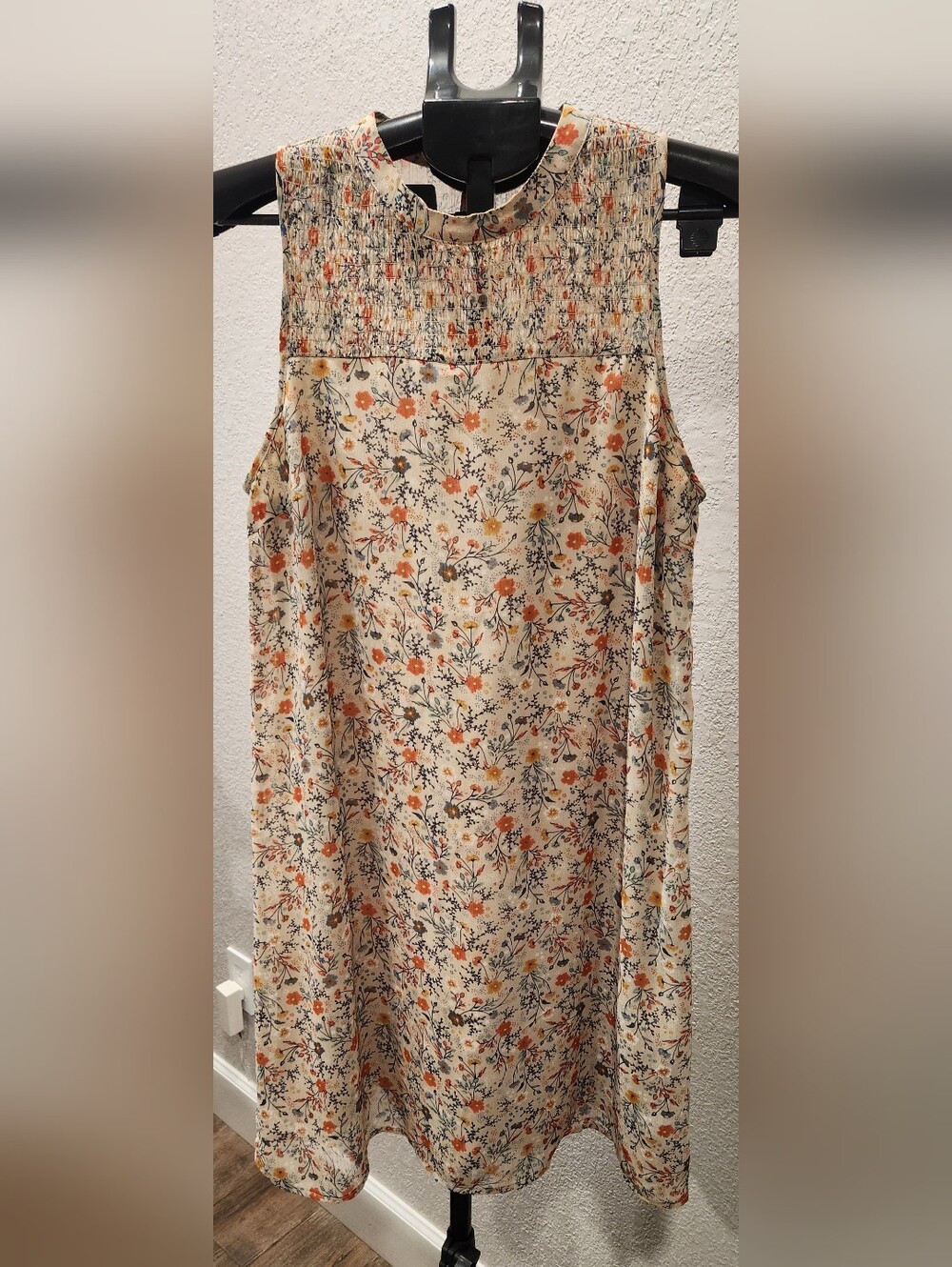 Floral Cream Women's Top — Size Small